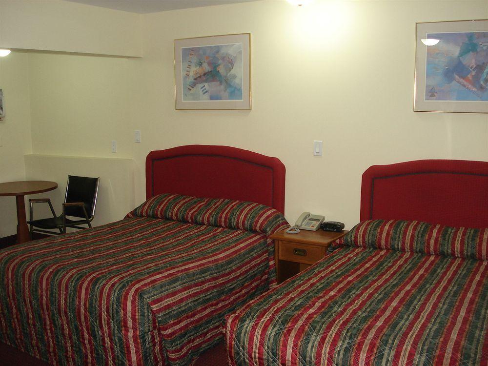 Lincoln Motel Sturgeon Falls Εξωτερικό φωτογραφία
