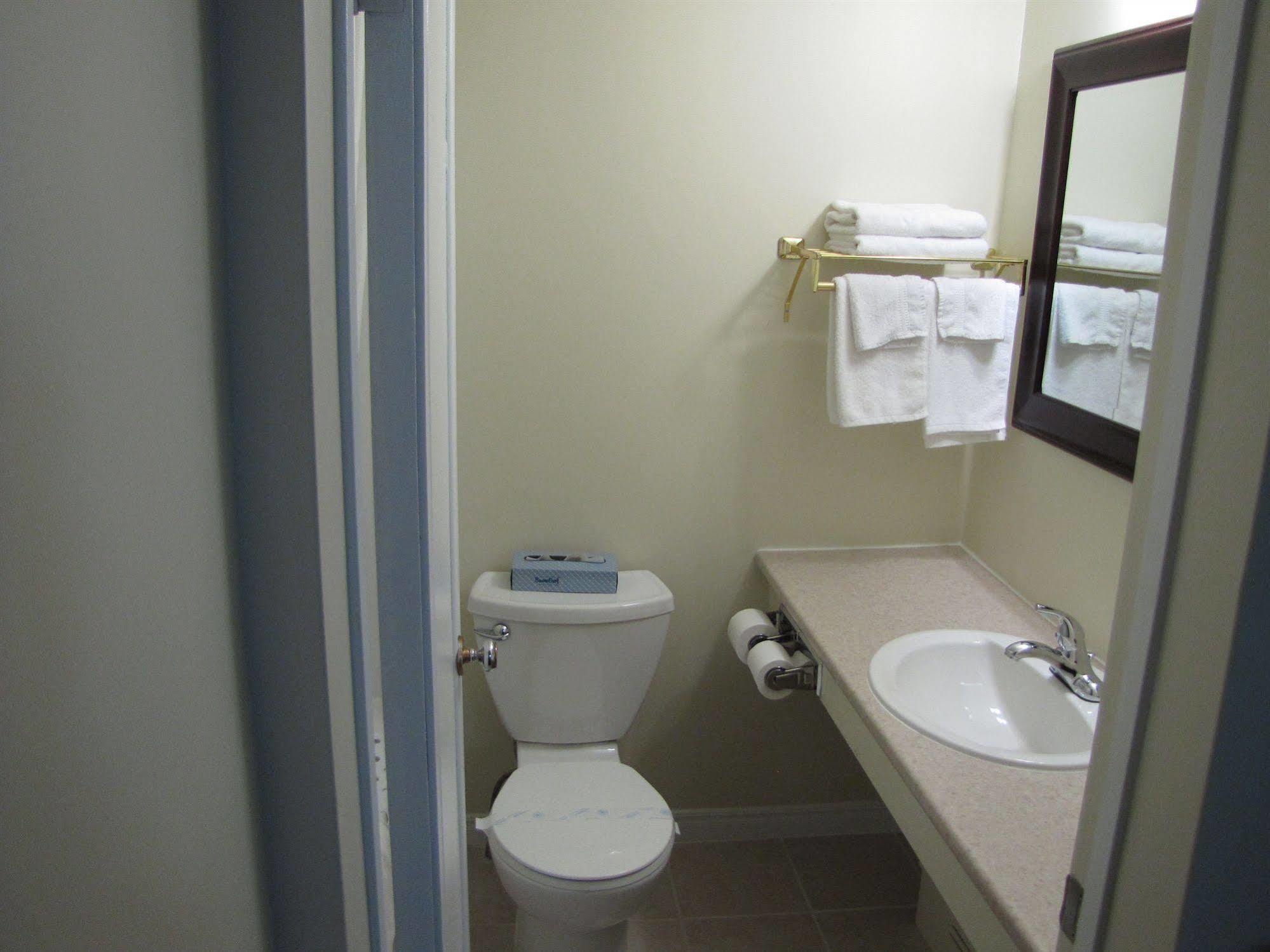 Lincoln Motel Sturgeon Falls Εξωτερικό φωτογραφία
