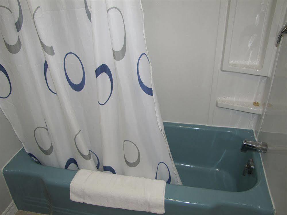 Lincoln Motel Sturgeon Falls Εξωτερικό φωτογραφία