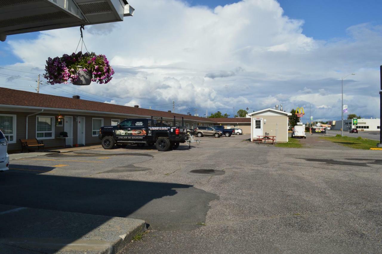 Lincoln Motel Sturgeon Falls Εξωτερικό φωτογραφία